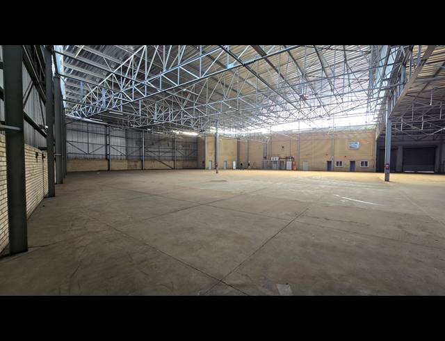 3,302M² WAREHOUSE TO LET IN SPARTAN